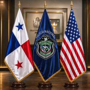 Set de banderas de auditorio de Panamá, Policía Nacional y Estados Unidos